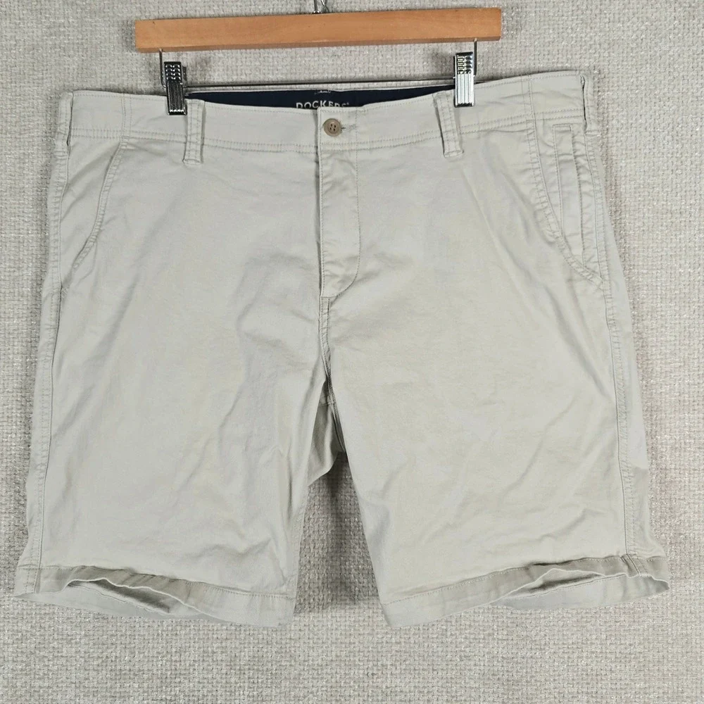 Dockers Mens Tan Khaki‎ Stretch Chino Shorts Size 40 Hidden Zip Pocket